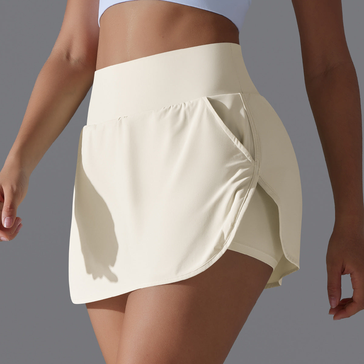 ActivePetal Skort, skirt with 2 side pockets and 3 back pockets.