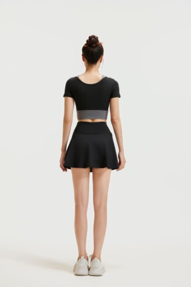 FlowFlex YOUTH Skort, combining Flexibility and Elegance.